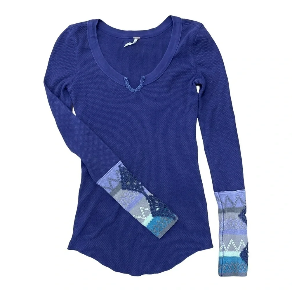 Free People • Kombucha Crochet Cuff Thermal Aubergine Purple S ASO Elena Gilbert